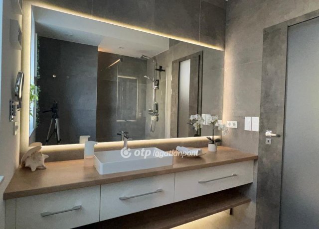 Eladó téglalakás, Budapesten, I. kerületben 164.99 M Ft