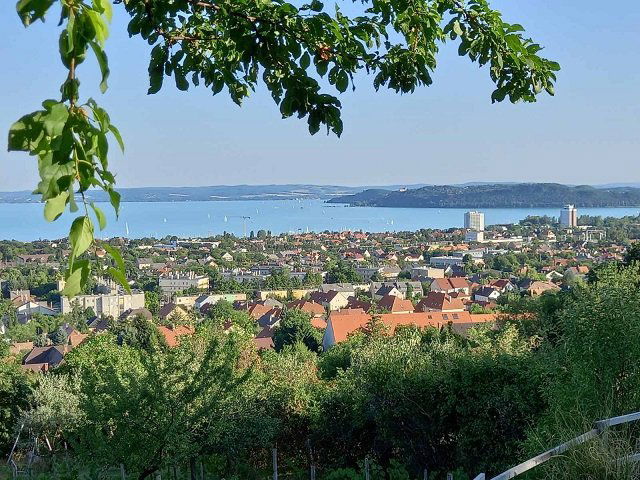 Eladó családi ház, Balatonfüreden 265 M Ft, 3+2 szobás