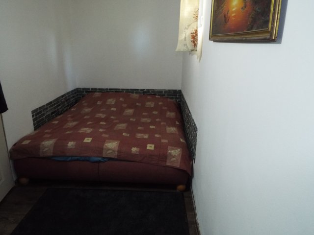 Eladó családi ház, Cecén 23.5 M Ft, 1+1 szobás