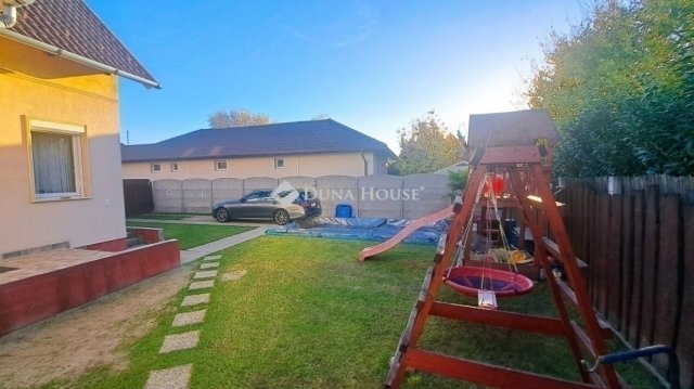 Eladó ikerház, Üllőn 125 M Ft, 5 szobás / költözzbe.hu