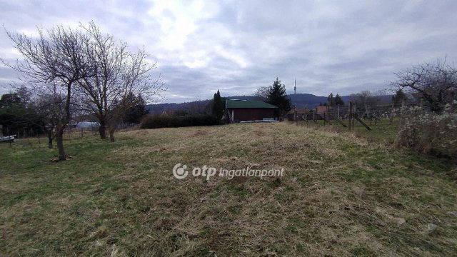 Eladó családi ház, Pécsett 19.9 M Ft, 2 szobás