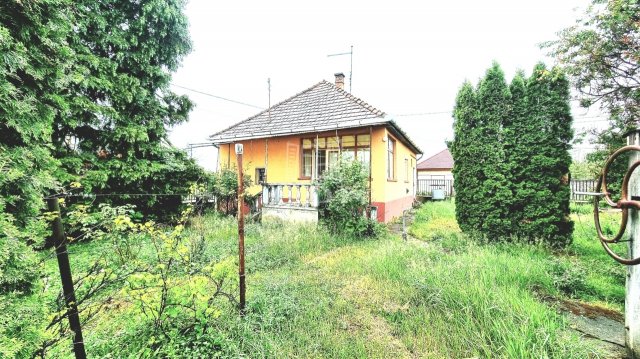 Eladó családi ház, Bernecebarátiban 30 M Ft, 2 szobás