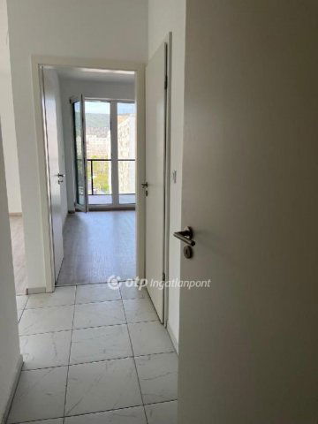 Eladó téglalakás, Budapesten, III. kerületben 110 M Ft, 2 szobás