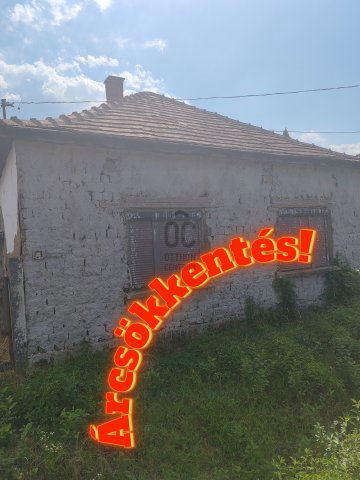 Eladó családi ház, Tiszatenyőn 5.9 M Ft, 2 szobás