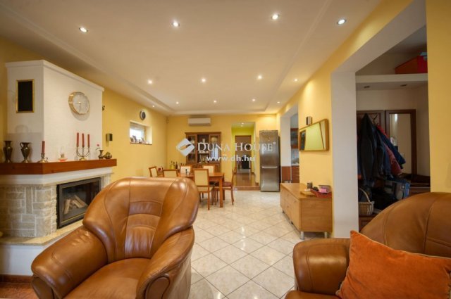 Eladó családi ház, Budapesten, XVIII. kerületben 140 M Ft