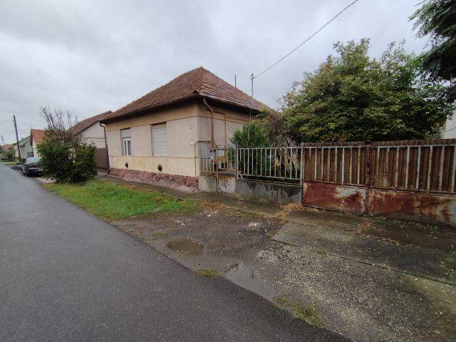 Eladó családi ház, Hatvanban 19.5 M Ft, 2+1 szobás