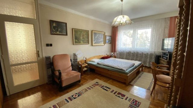 Eladó családi ház, Békéscsabán 75.5 M Ft, 7 szobás