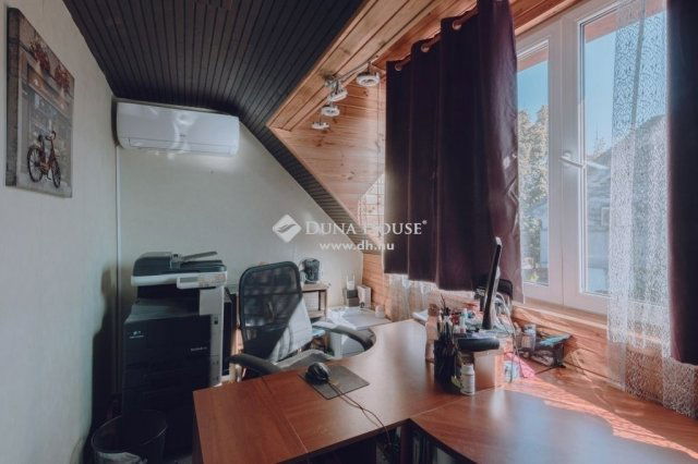 Eladó családi ház, Kecskeméten 225 M Ft, 5 szobás