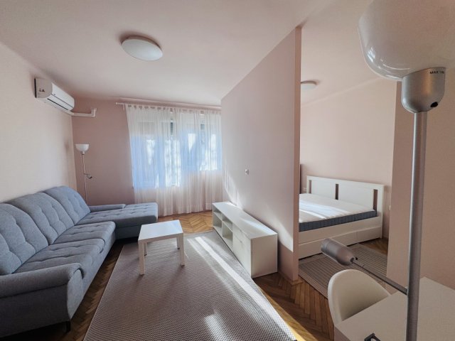 Eladó téglalakás, Pécsett 42.5 M Ft, 2 szobás