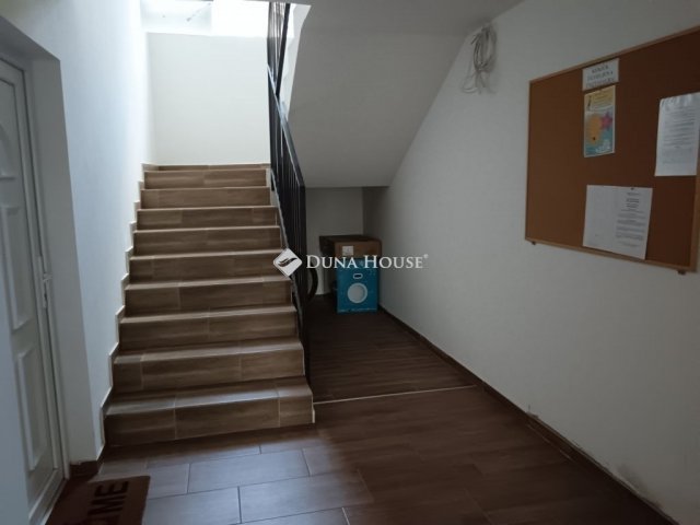 Eladó téglalakás, Üllőn 76 M Ft, 3 szobás