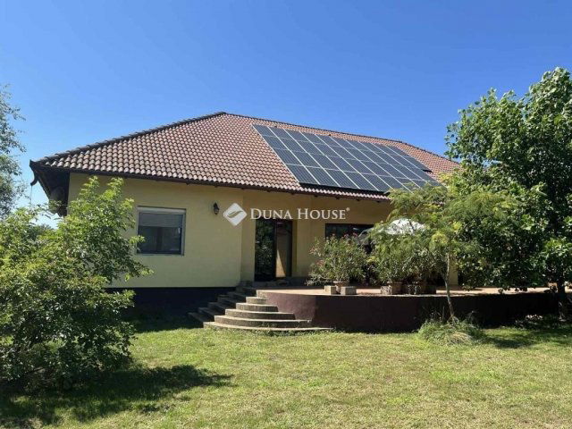 Eladó családi ház, Bocskaikerten 138.9 M Ft, 5 szobás