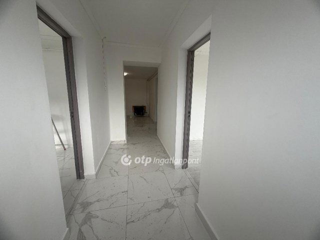 Eladó családi ház, Szabadkígyóson 30 M Ft, 2 szobás