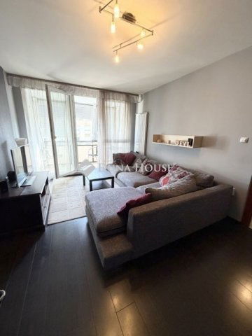 Eladó panellakás, Pécsett 54.9 M Ft, 3 szobás