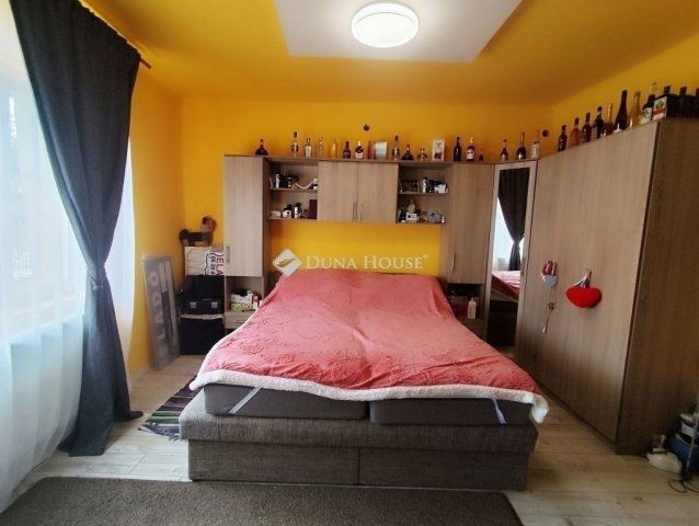 Eladó családi ház, Vecsésen 73.5 M Ft, 3 szobás