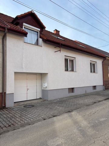 Eladó családi ház, Szombathelyen 129.8 M Ft, 6 szobás