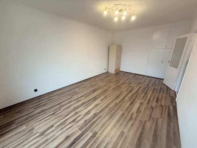 Kiadó téglalakás, albérlet, Debrecenben 140 E Ft / hó, 2 szobás