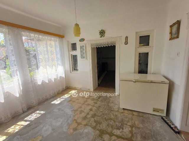 Eladó családi ház, Bükkszéken 30 M Ft, 3 szobás