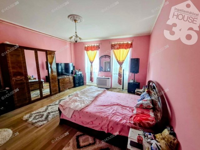 Eladó családi ház, Izsákon 26.9 M Ft, 2 szobás