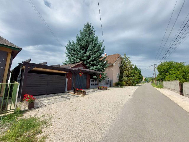 Eladó családi ház, Nagysápon 78 M Ft, 4+4 szobás