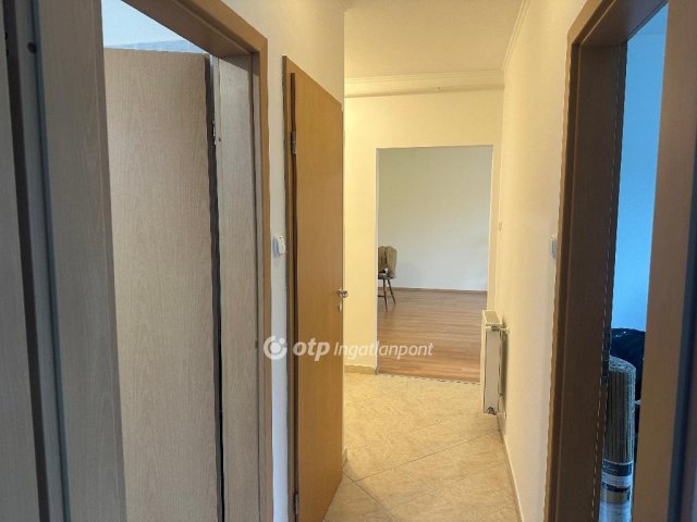 Eladó téglalakás, Szentlőrincen 45 M Ft, 1+2 szobás