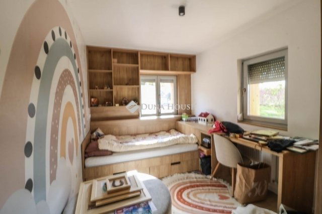 Eladó családi ház, Bogádon 145 M Ft, 4 szobás