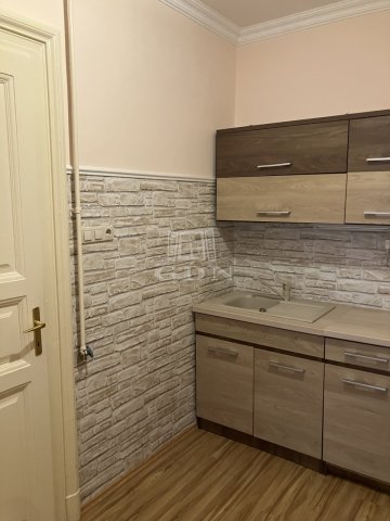 Eladó téglalakás, Budapesten, VI. kerületben 99 M Ft, 4 szobás