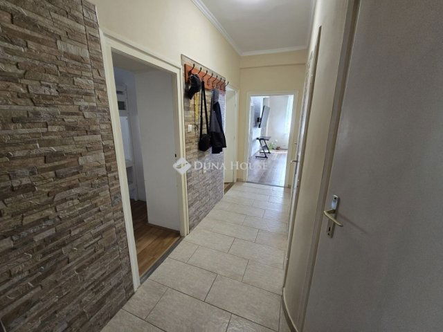 Eladó téglalakás, Balatonfűzfőn 55.5 M Ft, 4 szobás