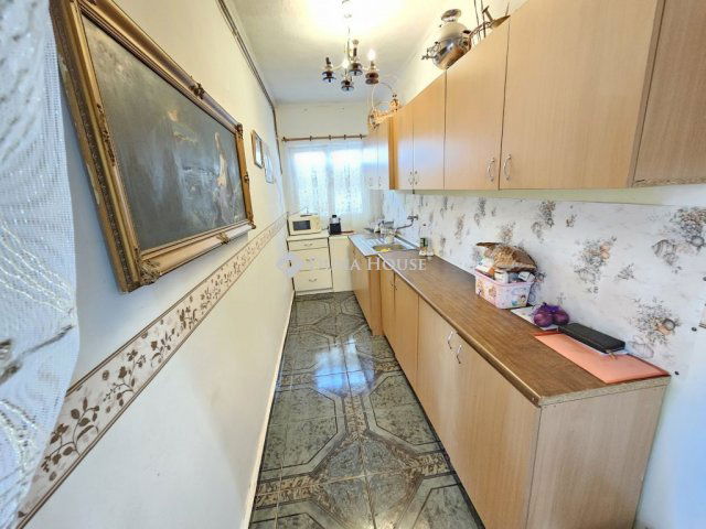 Eladó családi ház, Enyingen 24.5 M Ft, 2 szobás