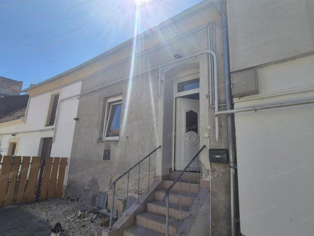 Eladó téglalakás, Sopronban 22 M Ft, 1 szobás
