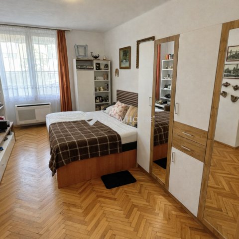 Eladó téglalakás, Szombathelyen 39 M Ft, 2 szobás