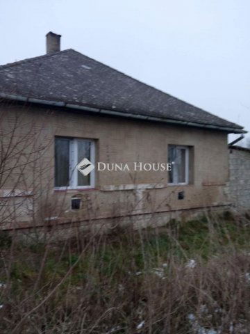 Eladó családi ház, Dombrádon 6.5 M Ft, 2 szobás