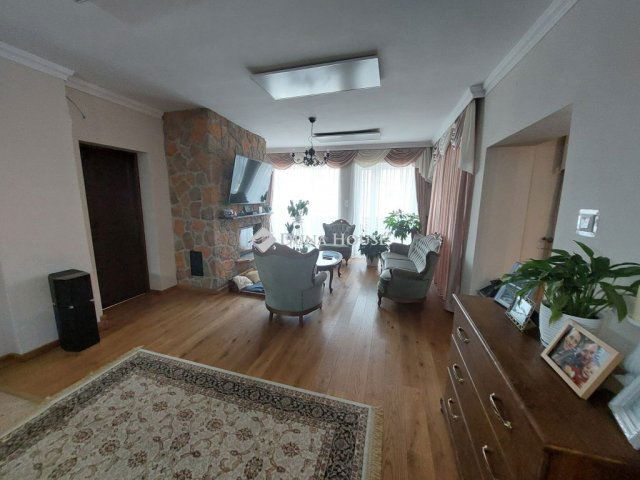 Eladó családi ház, Pakson 91 M Ft, 4 szobás