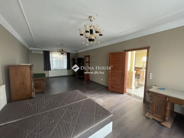 Eladó családi ház, Budakeszin 220 M Ft, 7 szobás