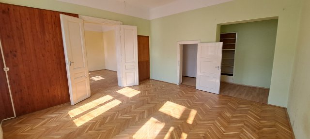 Eladó sorház, Székesfehérvárott, Martinovics utcában 63.9 M Ft