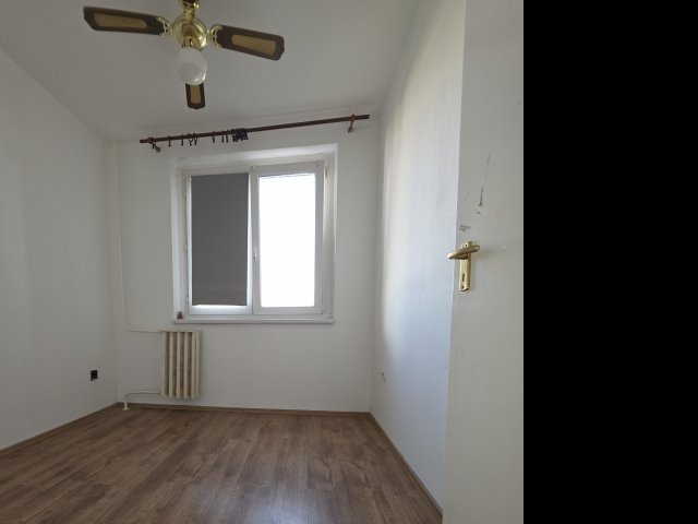 Eladó panellakás, Székesfehérvárott, Cserepes közben 42.9 M Ft