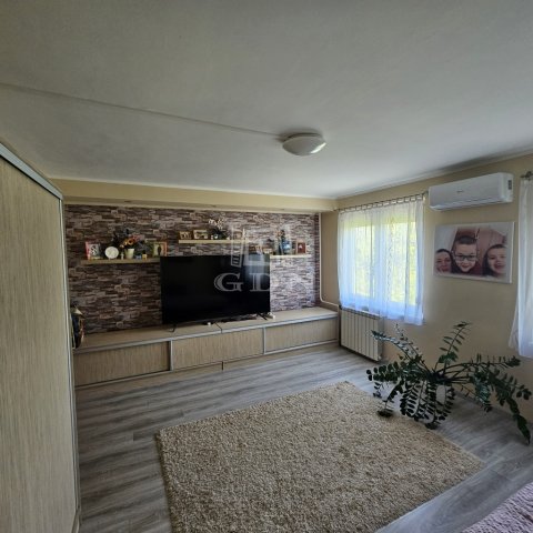 Eladó panellakás, Dunakeszin 87 M Ft, 3 szobás