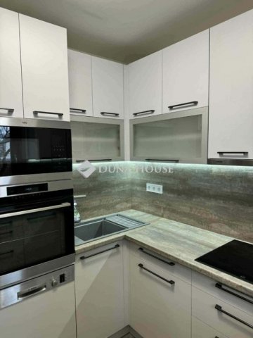 Eladó családi ház, Kecskeméten 117 M Ft, 5 szobás