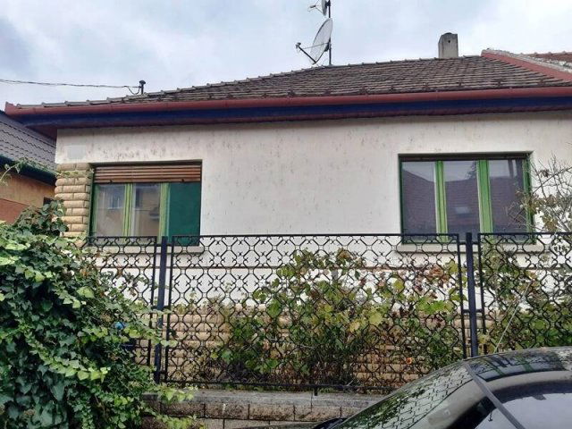 Eladó családi ház, Budapesten, IV. kerületben 95 M Ft, 2 szobás
