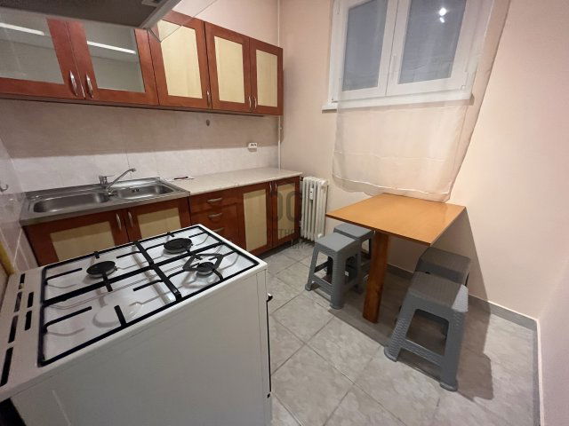 Kiadó panellakás, albérlet, Debrecenben 160 E Ft / hó, 3 szobás
