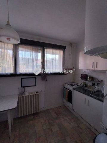 Eladó téglalakás, Szombathelyen 43 M Ft, 3 szobás