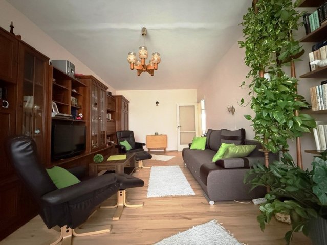 Eladó panellakás, Szegeden, Budapesti körúton 48.9 M Ft