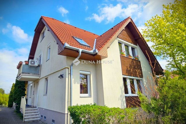 Eladó téglalakás, Győrött 87 M Ft, 4 szobás