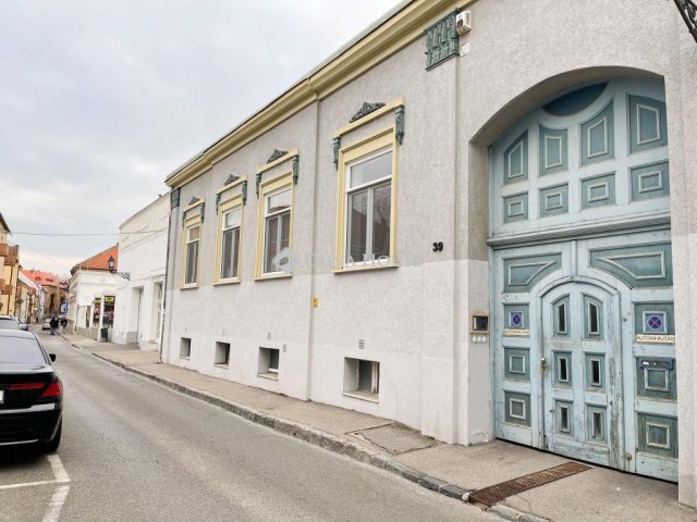 Eladó téglalakás, Pécsett, Munkácsy Mihály utcában 97 M Ft