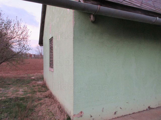 Eladó mezogazdasagi ingatlan, Karádon 16 M Ft