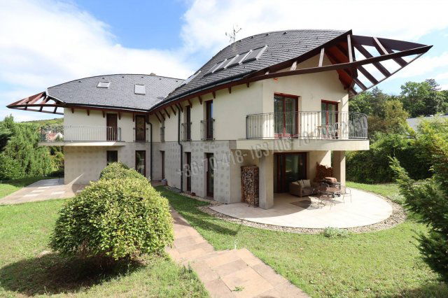 Eladó családi ház, Budapesten, II. kerületben 565.7 M Ft