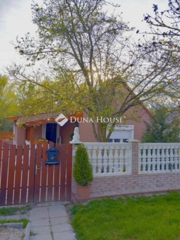 Eladó családi ház, Ellenden 16.5 M Ft, 3 szobás