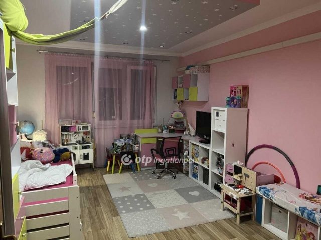 Eladó panellakás, Záhonyon 27.5 M Ft, 2 szobás