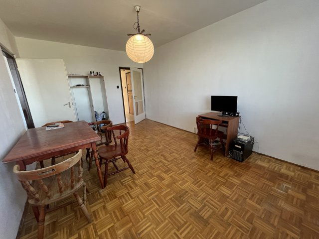 Eladó panellakás, Debrecenben 59.99 M Ft, 2+2 szobás