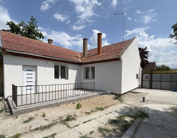 Eladó családi ház, Cegléden 53 M Ft, 2+1 szobás