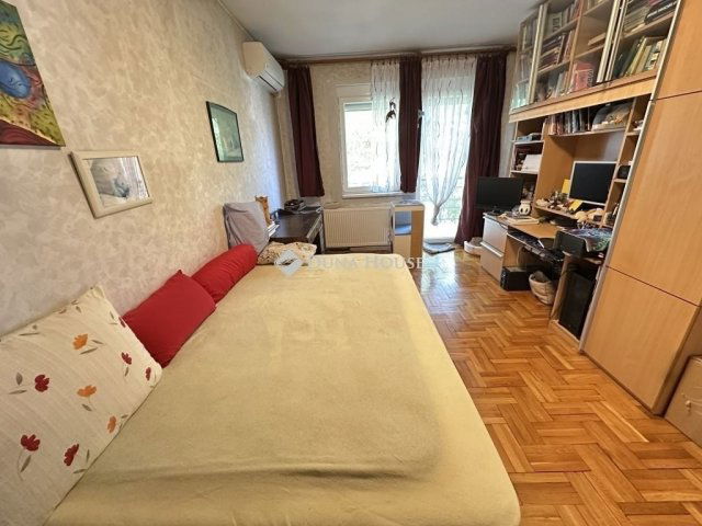 Eladó családi ház, Nagykovácsiban 198 M Ft, 7 szobás